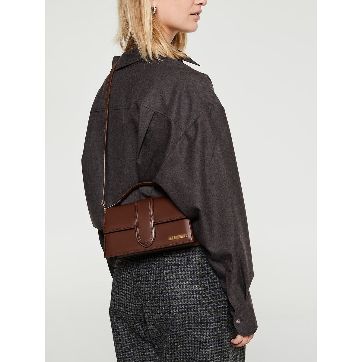 NWT Jacquemus Le Grand Bambino Leather Crossbody Bag Brown Gold Logo