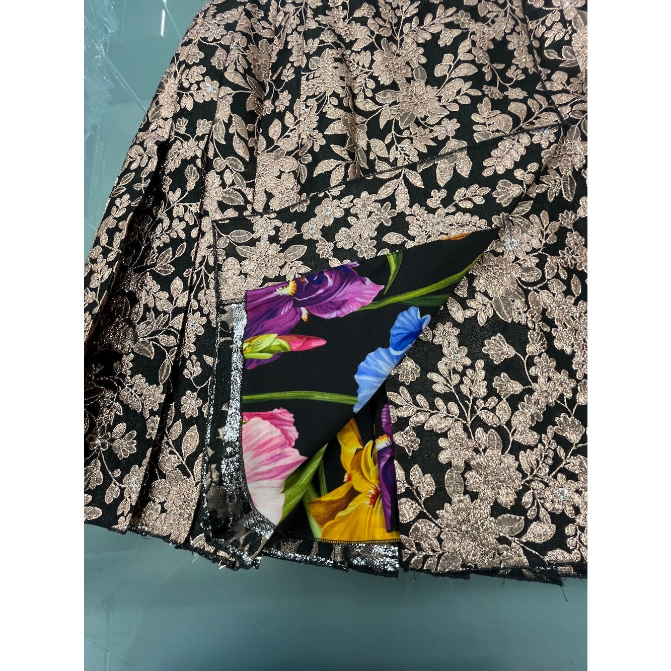 NWT Dolce & Gabbana Metallic Gold Black Pleated Jacquard Mini Skirt IT 38 US XS