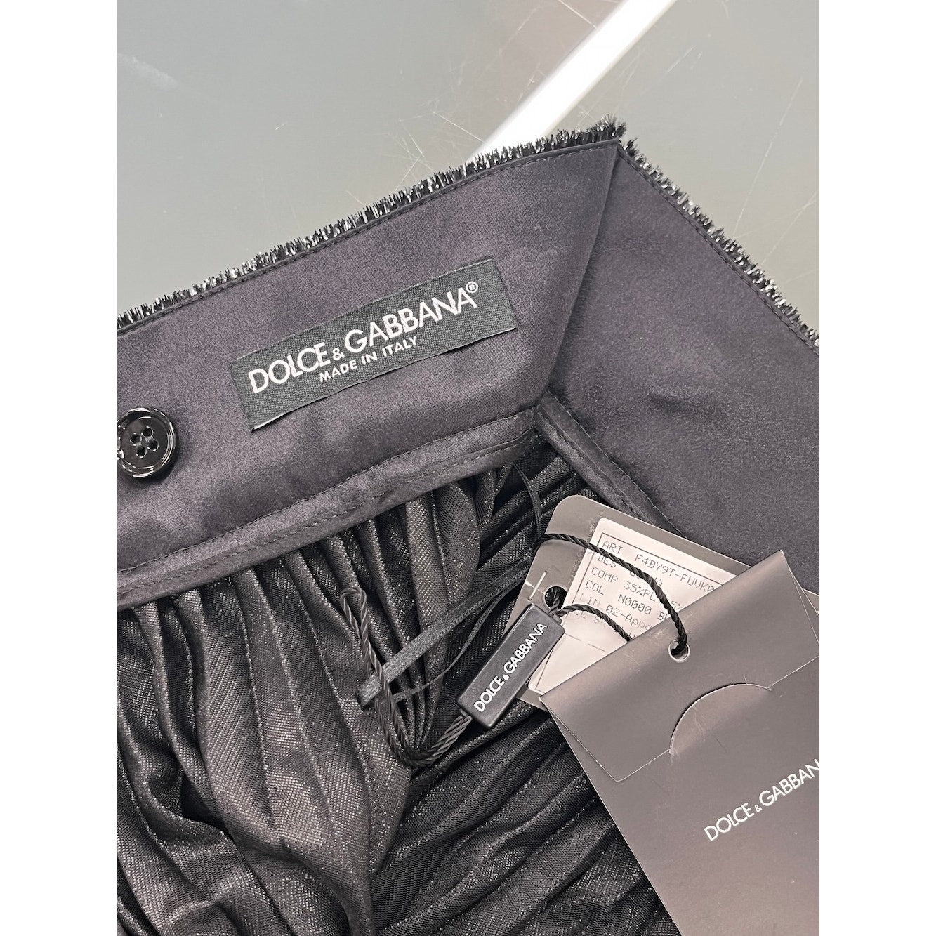 NWT Dolce & Gabbana Black Pleated Midi Skirt in Flowing Lamé Velvet  IT 38 US XS