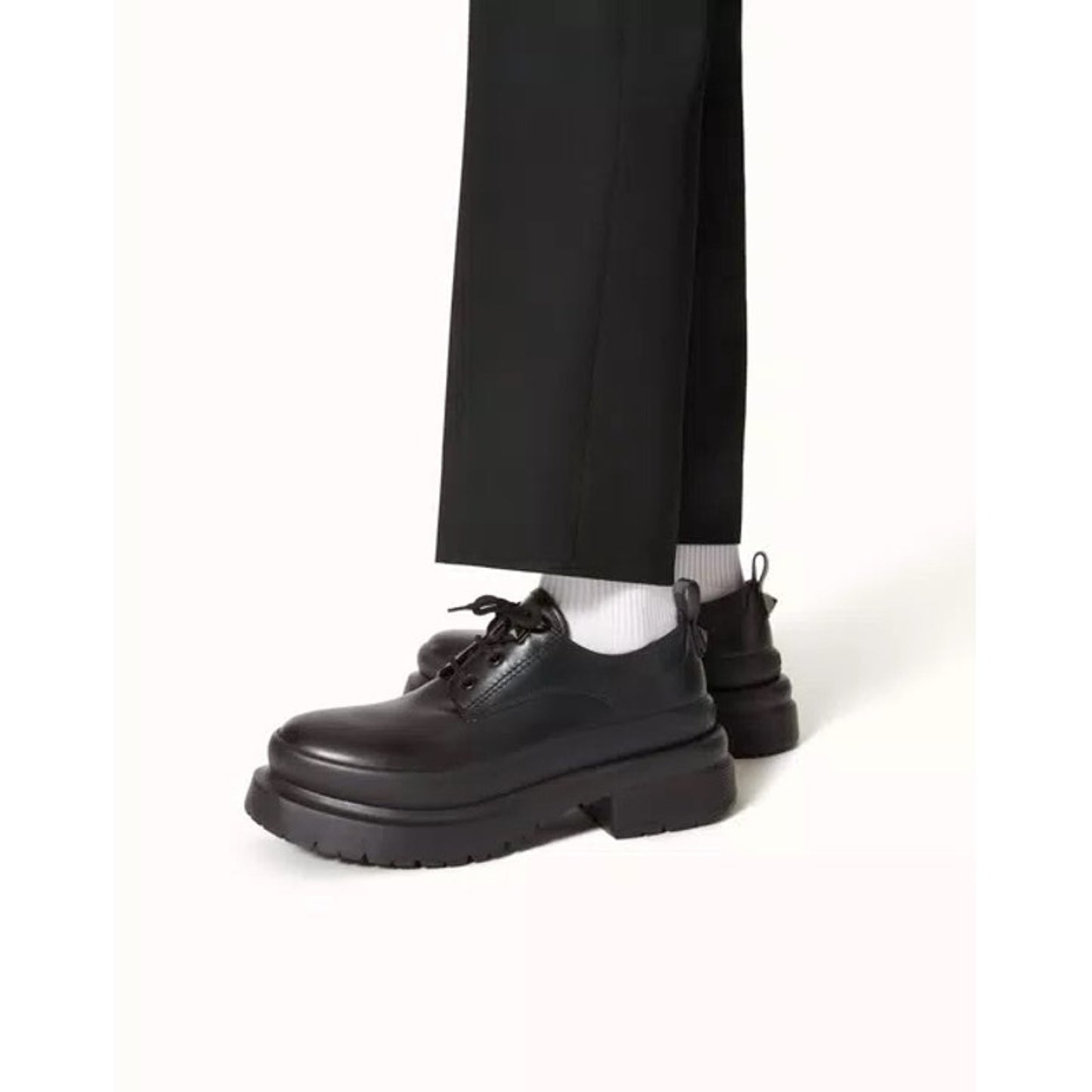 NIB Valentino Garavani Black Roman Stud Calfskin Derby 44.5