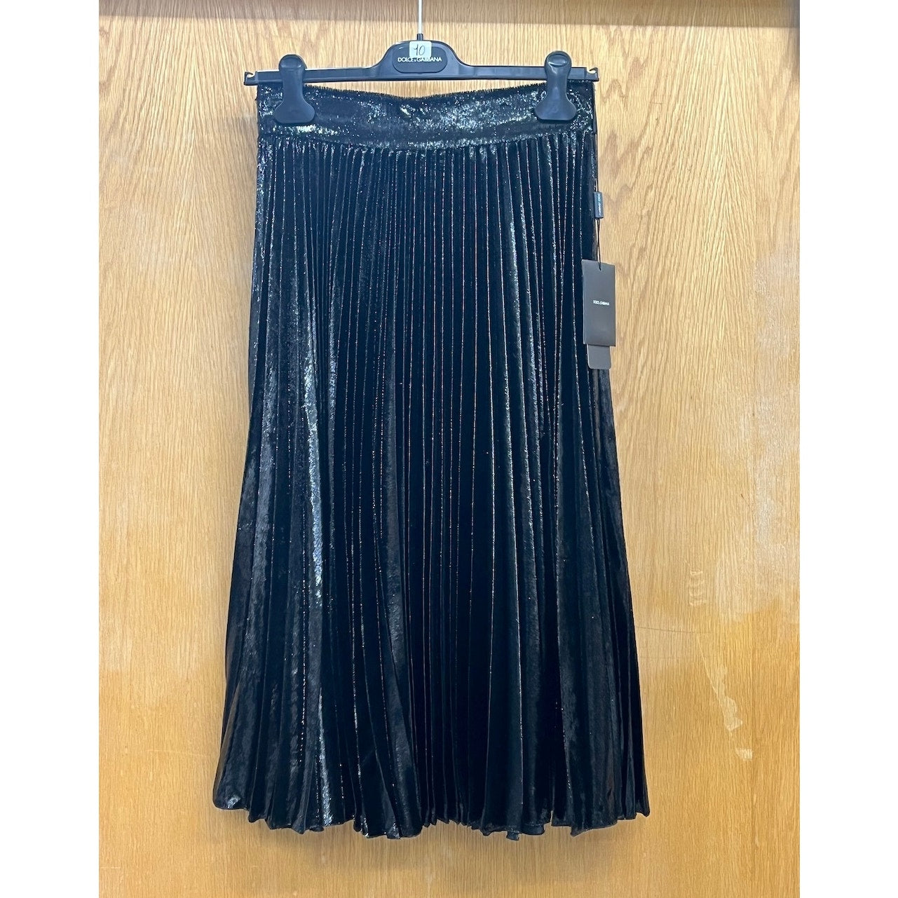 NWT Dolce & Gabbana Black Pleated Midi Skirt in Flowing Lamé Velvet  IT 38 US XS